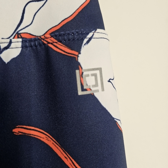 Liz Claiborne navy and floral weekend leggings small - Picture 4 of 5